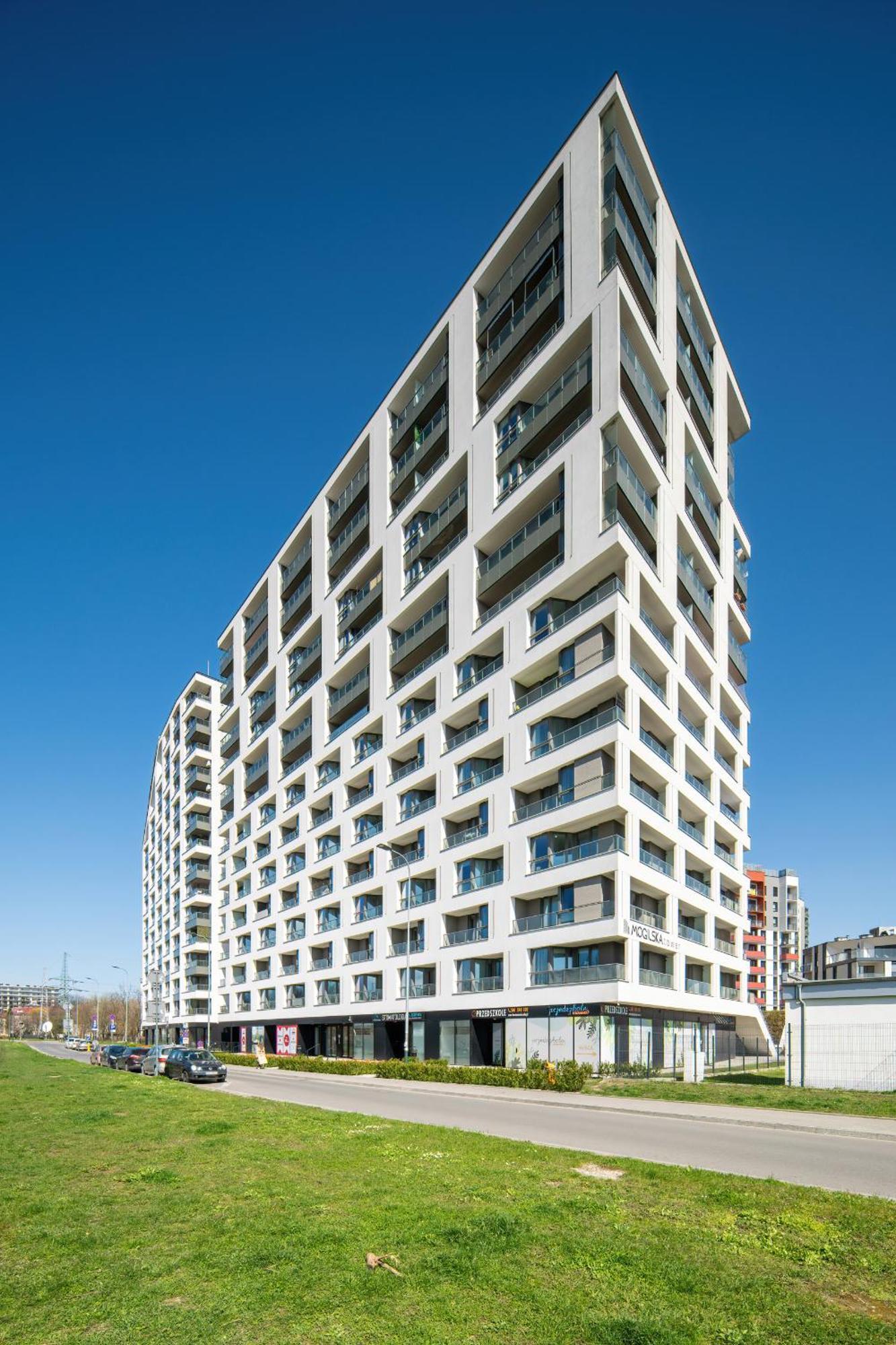 With Balcony And Parking By Renters Apartment